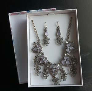 Necklace and earing set